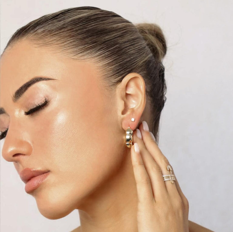 10K Mia Huggie Hoops — Sample Sale Earrings IceLink-SVN