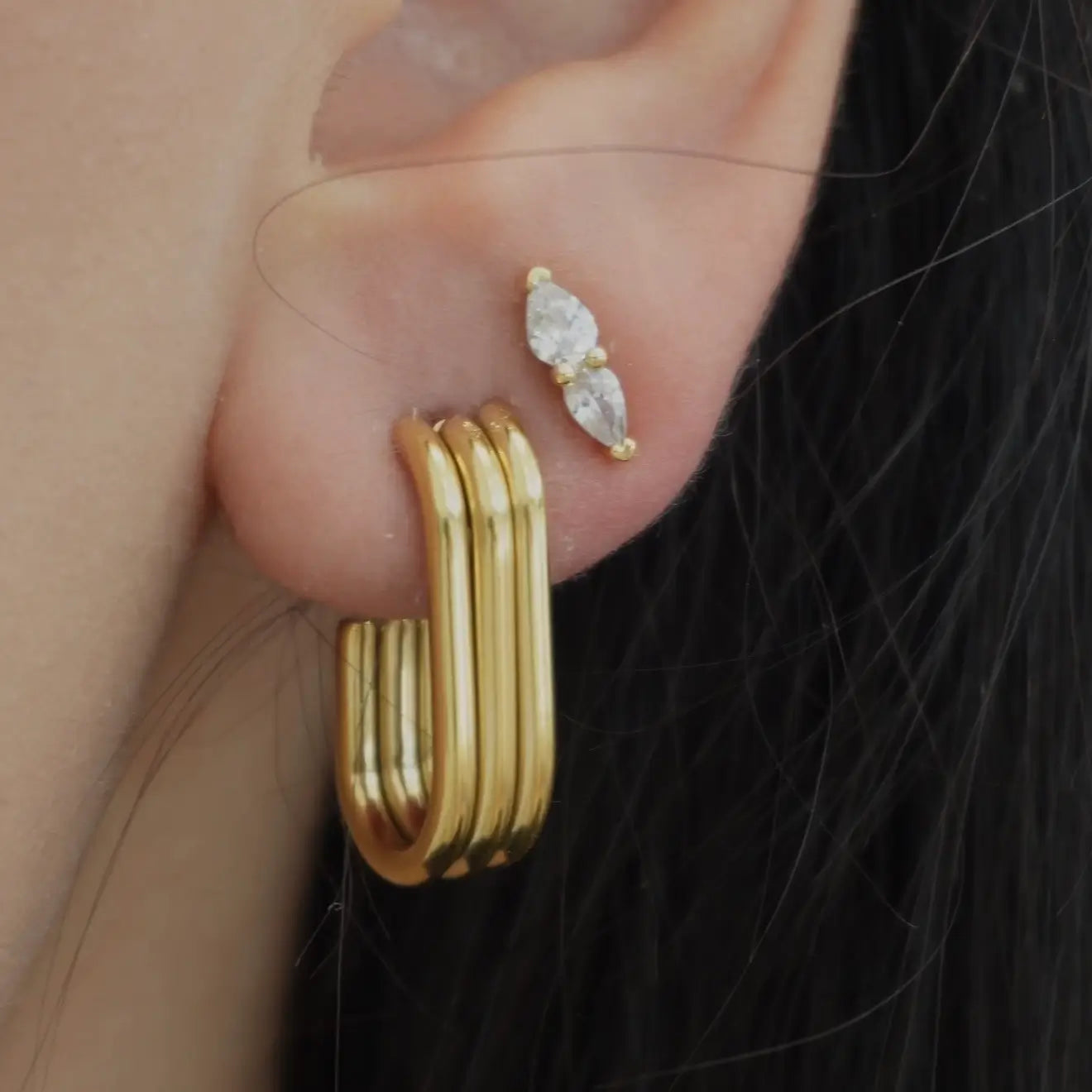 ‘Tori’ Ribbed U-Hoops Earrings IceLink-JUS