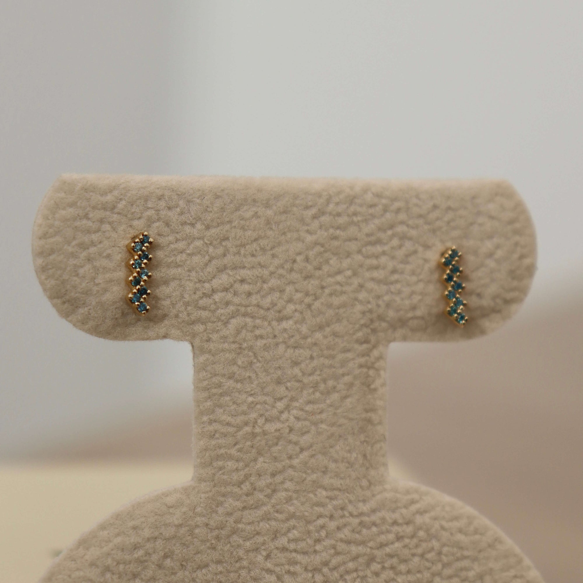 14K Blue Diamond Studs Earrings IceLink-CAL   