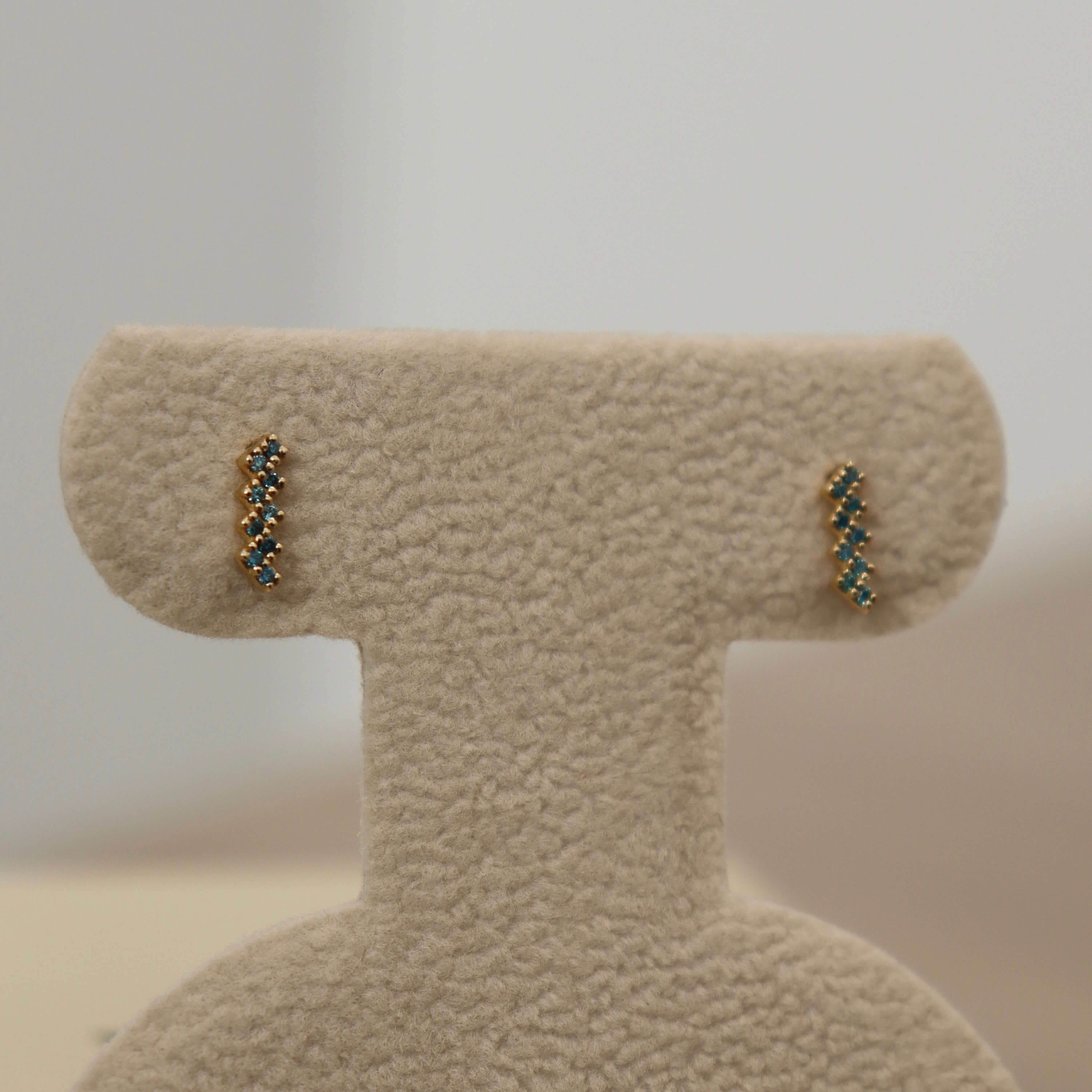 14K Blue Diamond Studs Earrings IceLink-CAL   