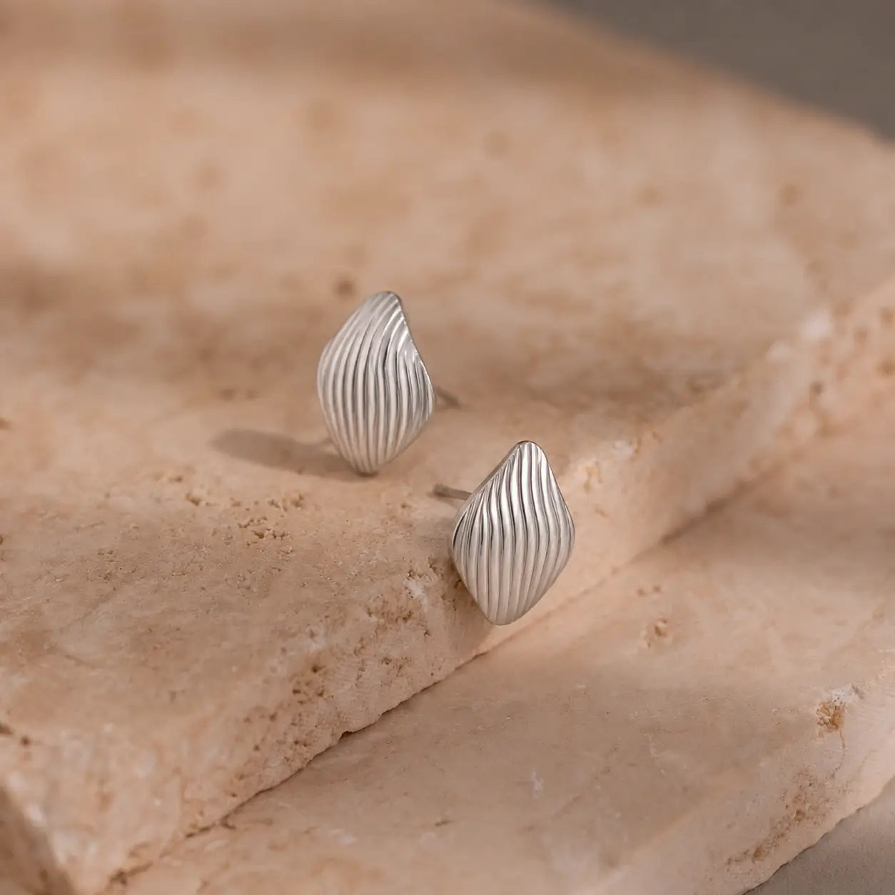 ‘Kira’ Ribbed Earrings Earrings IceLink-SODA