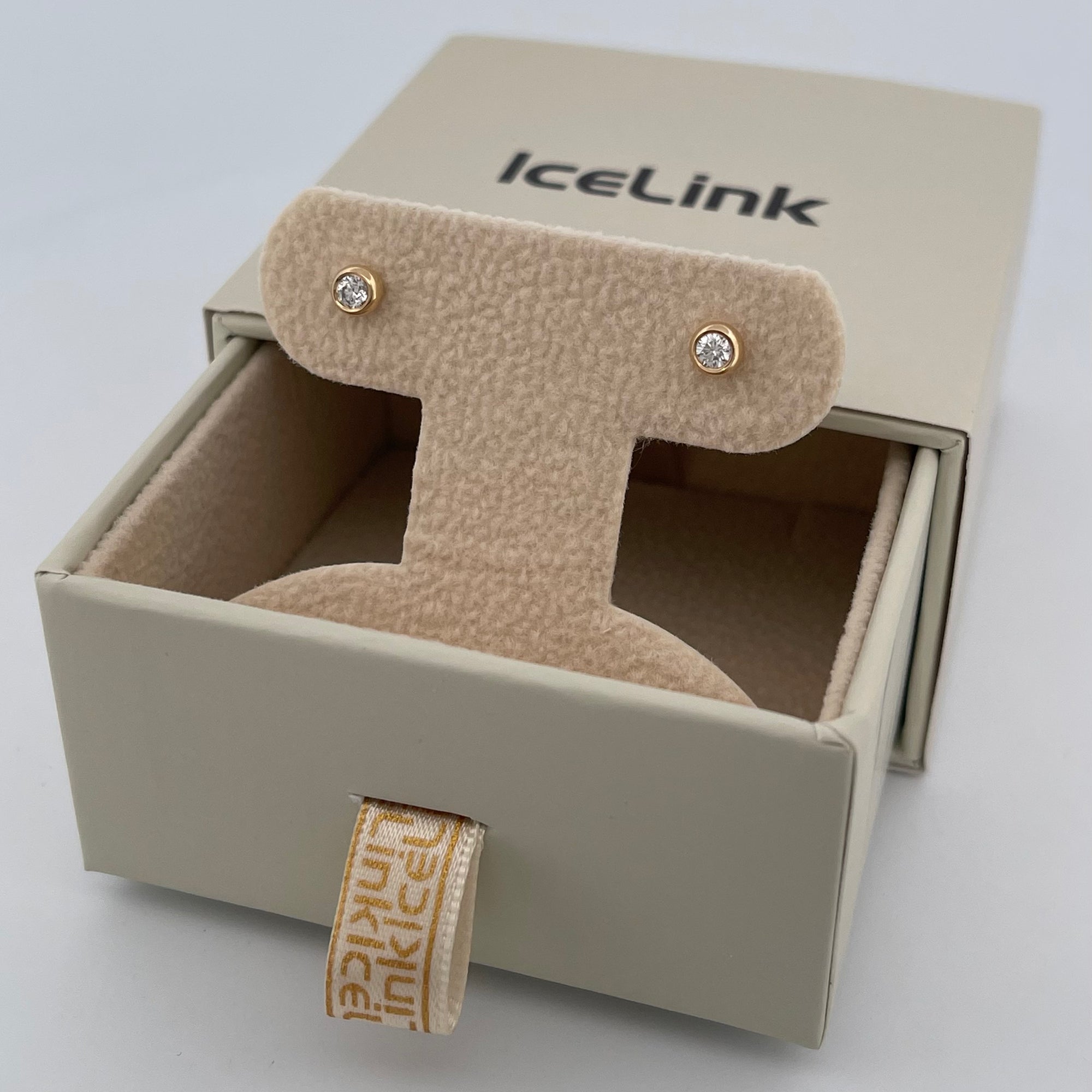 14K Isla Diamond Stud Earrings (sample sale) Earrings IceLink-SVN